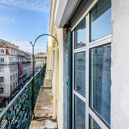 Whome City Chic Escape: Your Stylish Haven In Downtown Лісабон Екстер'єр фото